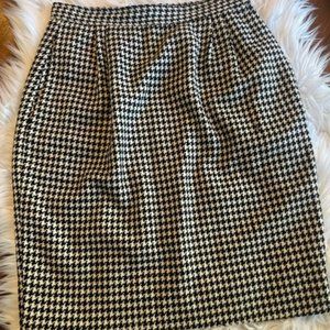 Vintage 1980s Valentino Studio Houndstooth Lambswool Skirt – Size 42 / 6